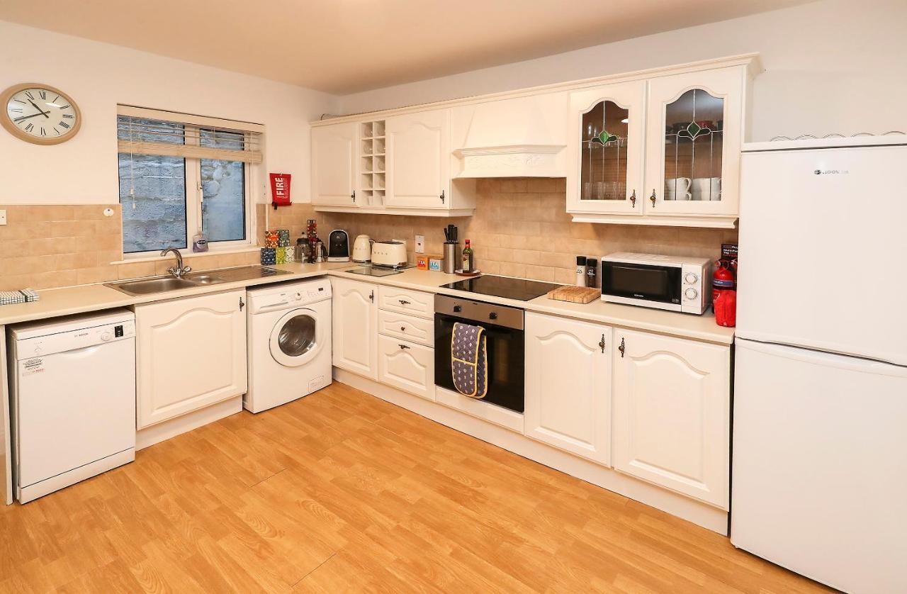 Two Bedroom Townhouse In The Heart Of Dungarvan Dungarvan  Exterior foto