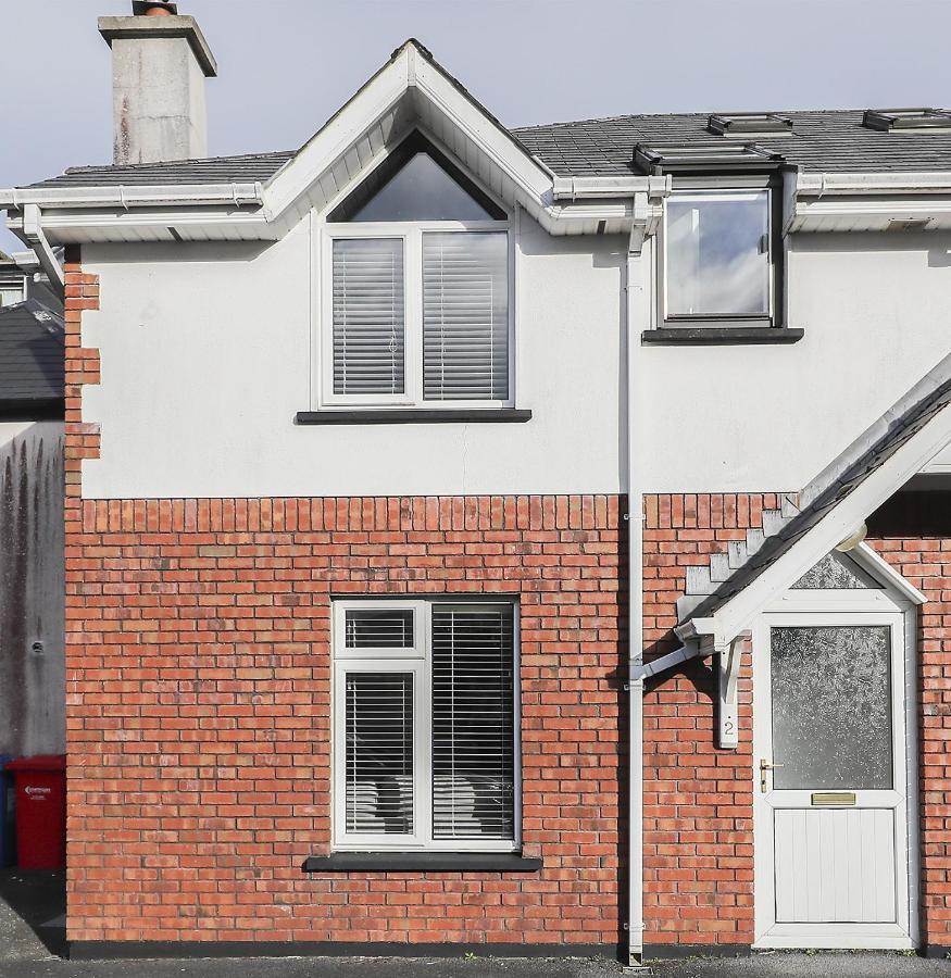 Two Bedroom Townhouse In The Heart Of Dungarvan Dungarvan  Exterior foto